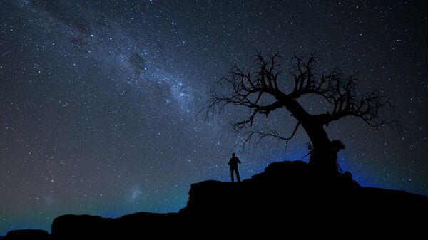 Cielo nocturno, imagen referencial - Sputnik Mundo