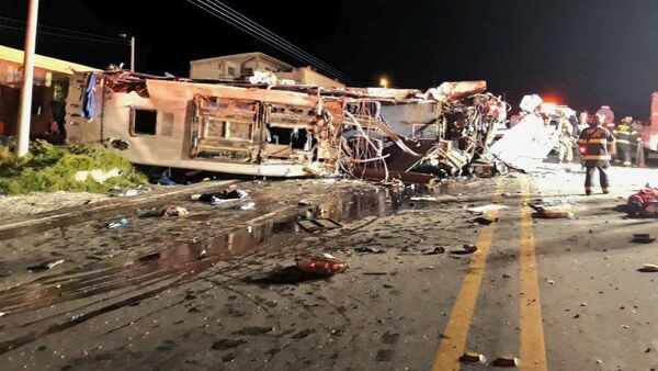 Accidente de autobús en la carretera Pifo-Papallacta, Ecuador - Sputnik Mundo