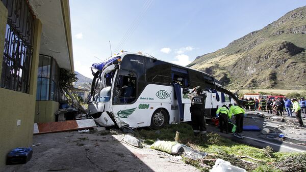 Accidente de autobús en la carretera Pifo-Papallacta, Ecuador - Sputnik Mundo
