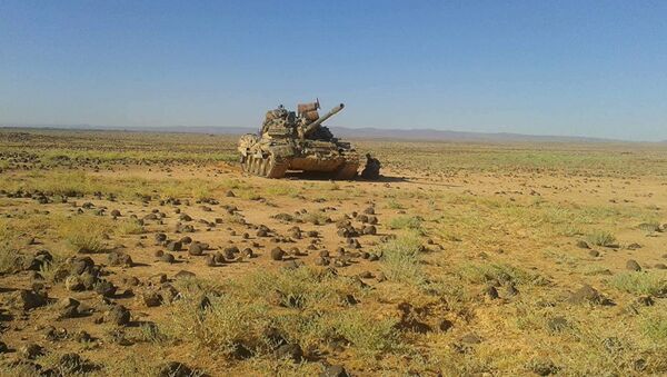 Un tanque T-55 de producción soviética en Siria - Sputnik Mundo