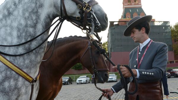 El equipo ecuestre de Córdoba se estrena en la Plaza Roja de Moscú - Sputnik Mundo