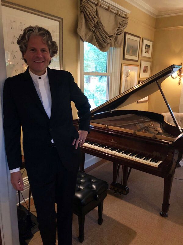 El connotado pianista argentino Sebastián Forster El connotado pianista argentino Sebastián Forster - Sputnik Mundo