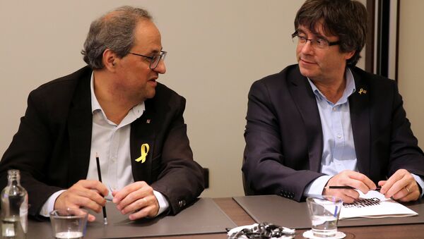 Presidente del Gobierno catalán, Quim Torra, y expresidente de Cataluña, Carles Puigdemont - Sputnik Mundo