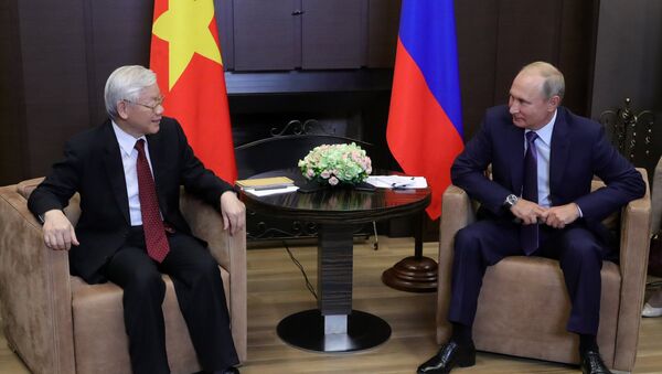 El presidente ruso, Vladímir Putin, y el secretario general del Partido Comunista de Vietnam, Nguyen Phu Trong - Sputnik Mundo