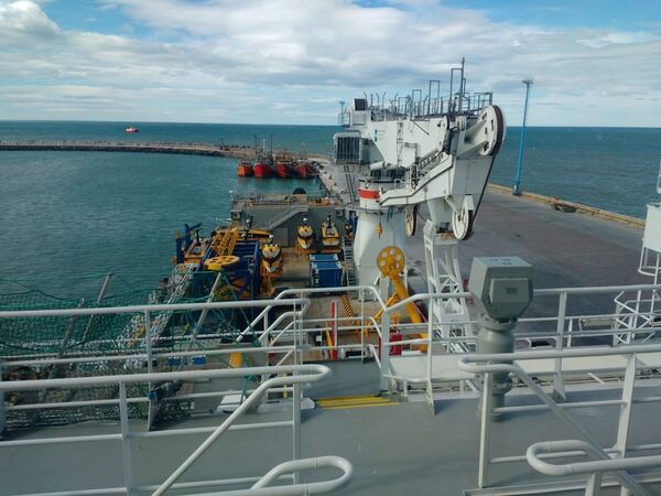 Buque noruego que buscará al Ara San Juan anclado en el puerto Comodoro Rivadavia en Argentina Buque noruego que buscará al Ara San Juan anclado en el puerto Comodoro Rivadavia en Argentina - Sputnik Mundo
