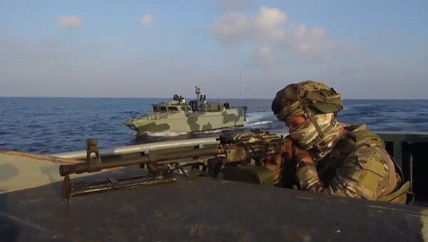 Las fuerzas especiales rusas &apos;luchan contra los piratas&apos; en el Mediterráneo - Sputnik Mundo