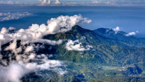 El volcán Lawu en Indonesia - Sputnik Mundo