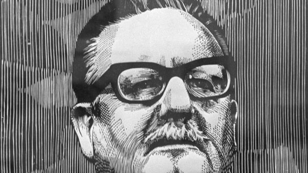 Una reproducción de la xilografía Allende, del artista Luis Miguel Valdes (Cuba). 1975. - Sputnik Mundo