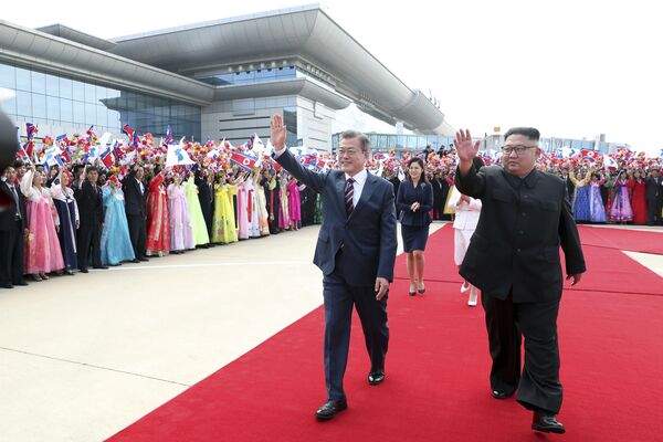 La histórica visita del presidente de Corea del Sur a Pyongyang La histórica visita del presidente de Corea del Sur a Pyongyang - Sputnik Mundo