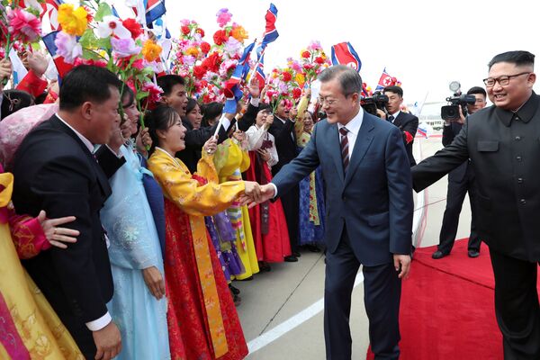 La histórica visita del presidente de Corea del Sur a Pyongyang La histórica visita del presidente de Corea del Sur a Pyongyang - Sputnik Mundo