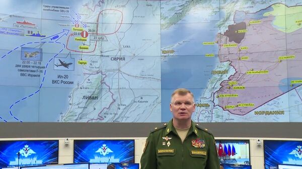 Ígor Konashénkov, durante la declaración oficial sobre el accidente del avión Il-20 en Siria - Sputnik Mundo