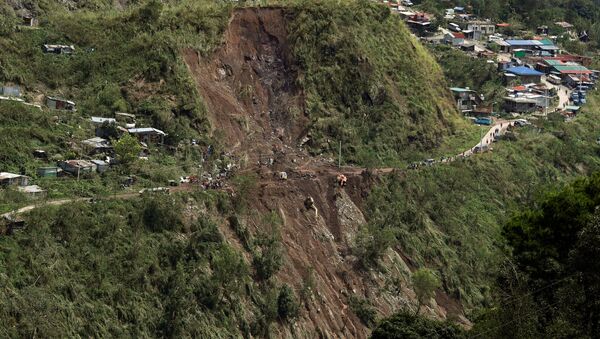 Deslizamiento causado por el tifón Mangkhut en Filipinas - Sputnik Mundo