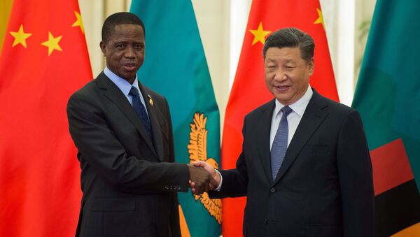 Edgar Lungu, presidente de Zambia, y Xi Jinping, presidente de China (archivo) - Sputnik Mundo