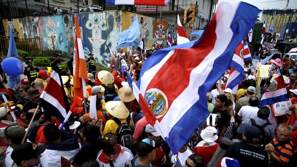 Las protestas de los empleados del sector público en Costa Rica - Sputnik Mundo