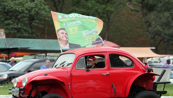 Partidario del candidato Jair Bolsonaro - Sputnik Mundo