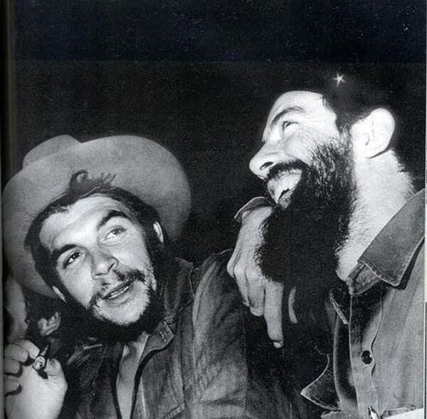 El Che Guevara y Camilo Cienfuegos El Che Guevara y Camilo Cienfuegos - Sputnik Mundo