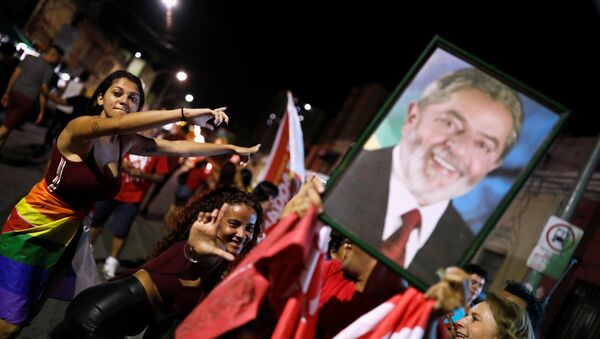 Partidarios del expresidente brasileño Luiz Inácio Lula da Silva - Sputnik Mundo