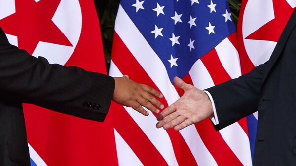 La cumbre entre Donald Trump y Kim Jong-un (Archivo) - Sputnik Mundo