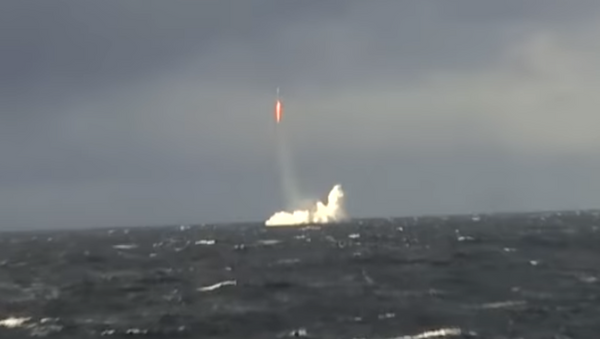Vídeo: la Flota del Norte rusa muestra todo su poderío nuclear - Sputnik Mundo
