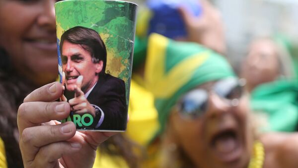 La imagen del candidato brasileño presidencial ultraderechista Jair Bolsonaro - Sputnik Mundo