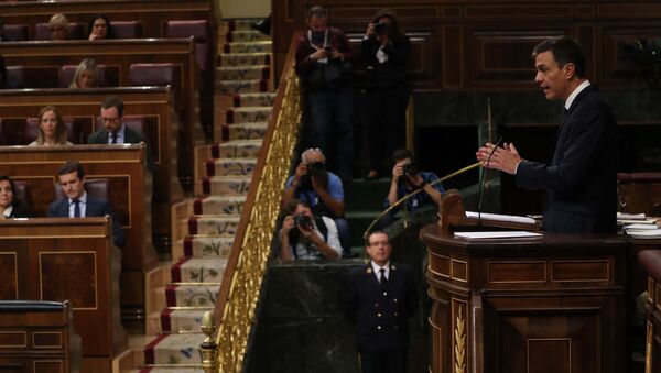 Pedro Sánchez, presidente del Gobierno español, en la sesión parlamentaria - Sputnik Mundo