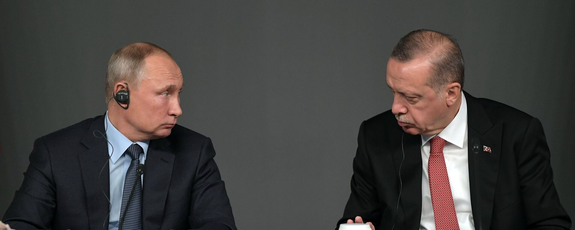 Presidente de Rusia, Vladímir Putin, y presidente de Turquía, Recep Tayyip Erdogan - Sputnik Mundo, 1920, 05.04.2021
