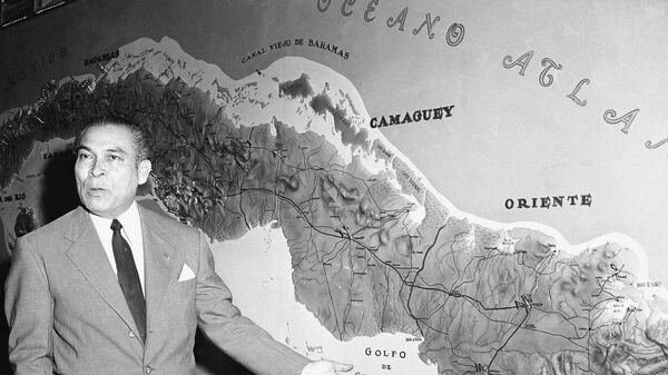 Fulgencio Batista dice en 1958 que sus tropas tienen al líder rebelde Fidel Castro y una amplia banda de rebeldes aislados en las montañas - Sputnik Mundo