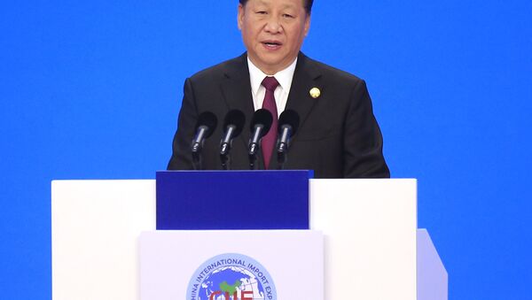 El presidente chino, Xi Jinping, ofrece un discurso inaugural durante la ceremonia inaugural de la primera Exposición Internacional de Importaciones de China en Shanghái, el 5 de noviembre de 2018 - Sputnik Mundo