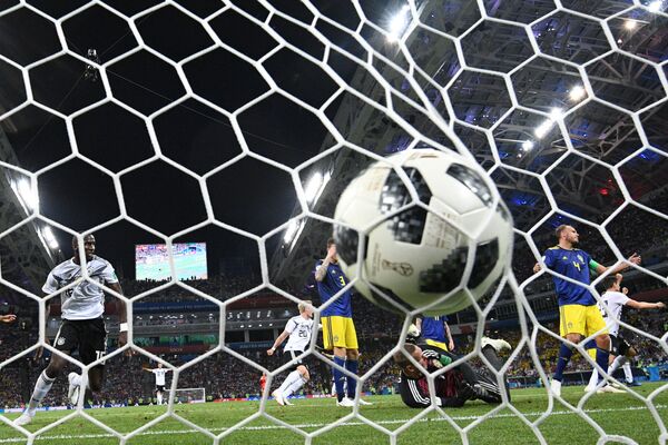 Gol de Toni Kross en el partido de Alemania vs Suecia durante el Mundial de Rusia 2018 (haz clic para ver) Gol de Toni Kross en el partido de Alemania vs Suecia durante el Mundial de Rusia 2018 (haz clic para ver) - Sputnik Mundo