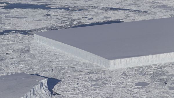 Iceberg rectangular - Sputnik Mundo