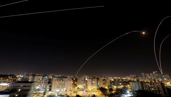 Ciudad israelí de Ashkelon durante un ataque - Sputnik Mundo