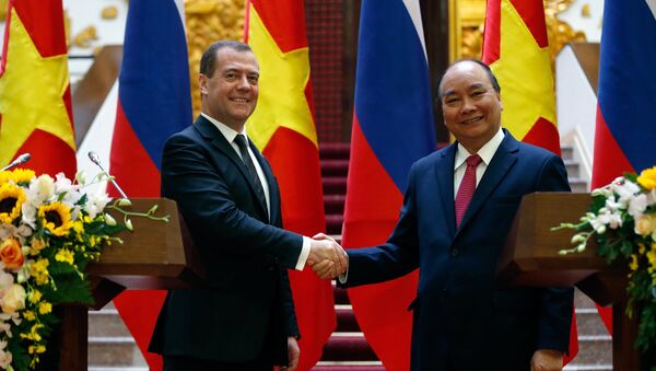El primer ministro de Rusia, Dmitri Medvédev, y el primer ministro de Vietnam, Nguyen Xuan Phuc - Sputnik Mundo