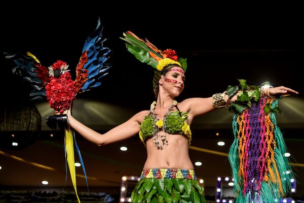 Colombia celebra un desfile de moda ecológica - Sputnik Mundo