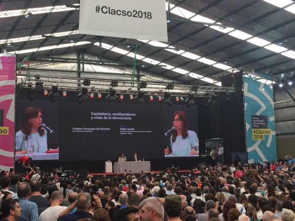 La expresidenta Cristina Fernández de Kirchner durante el Foro anual de Clacso La expresidenta Cristina Fernández de Kirchner durante el Foro anual de Clacso - Sputnik Mundo