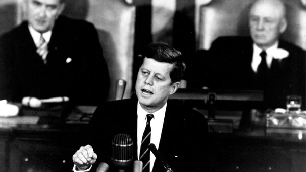 Президент США Джон Кеннеди в Конгрессе, 25 мая 1961 года - Sputnik Mundo