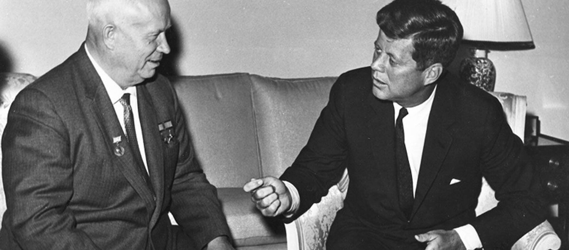 Встреча Джона Ф. Кеннеди с Никитой Сергеевичем Хрущевым в Вене, 4 июня 1961 года - Sputnik Mundo, 1920, 14.10.2019