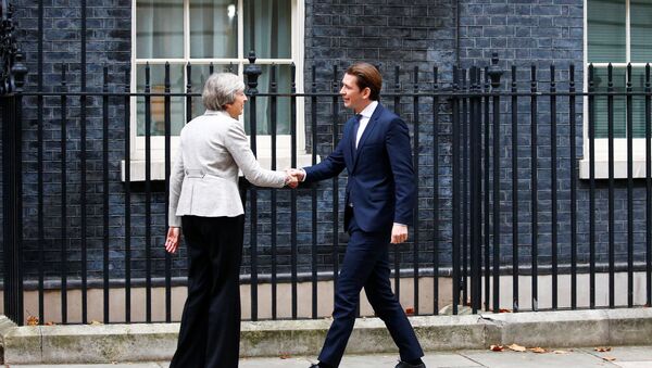 Theresa May, primera ministra del Reino Unido, y Sebastian Kurz, canciller de Austria - Sputnik Mundo