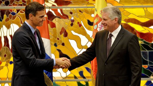 Pedro Sánchez, presidente del Gobierno de España, y Miguel Díaz-Canel, presidente de Cuba - Sputnik Mundo