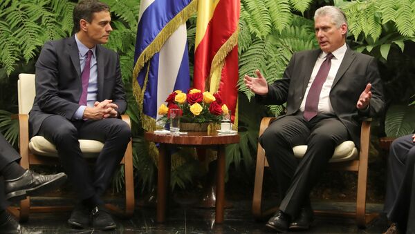 Pedro Sánchez, presidente del Gobierno de España, y Miguel Díaz-Canel, presidente de Cuba - Sputnik Mundo