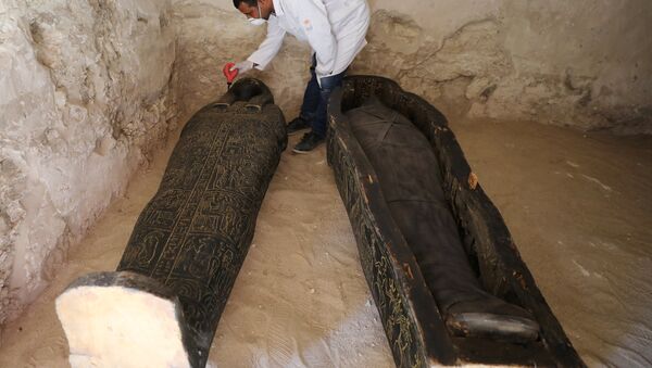 El sarcófago hallado en Luxor - Sputnik Mundo