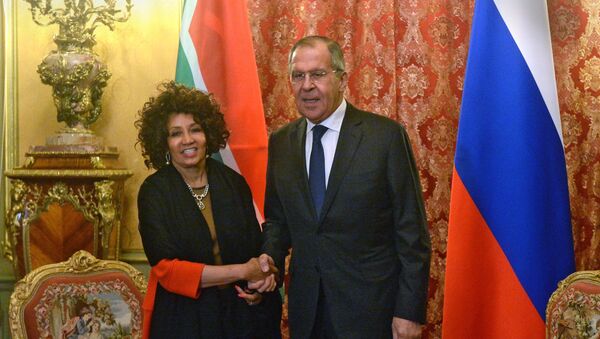 La ministra de Exteriores de Sudáfrica, Lindiwe Sisulu, visitó Moscú, donde se reunió con su homólogo ruso, Serguéi Lavrov, - Sputnik Mundo