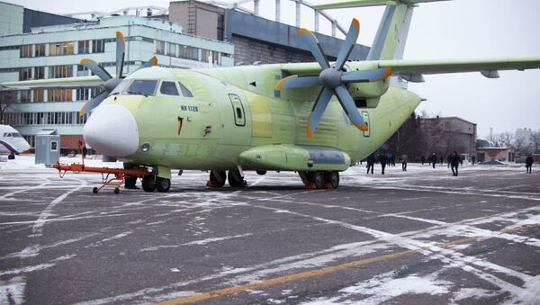 Первый военно-транспортный самолет Ил-112В передали на летные испытания - Sputnik Mundo