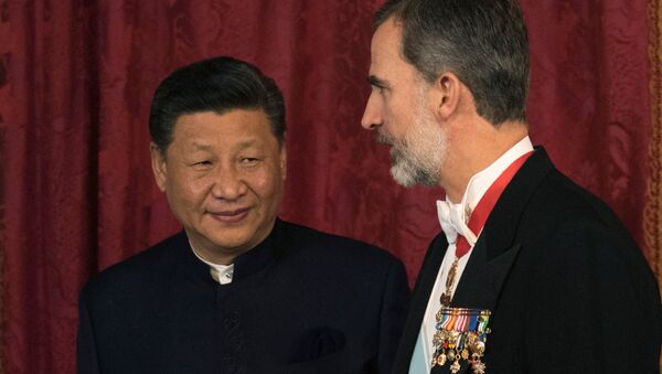 El presidente de China, Xi Jinping, y el rey de España, Felipe VI - Sputnik Mundo