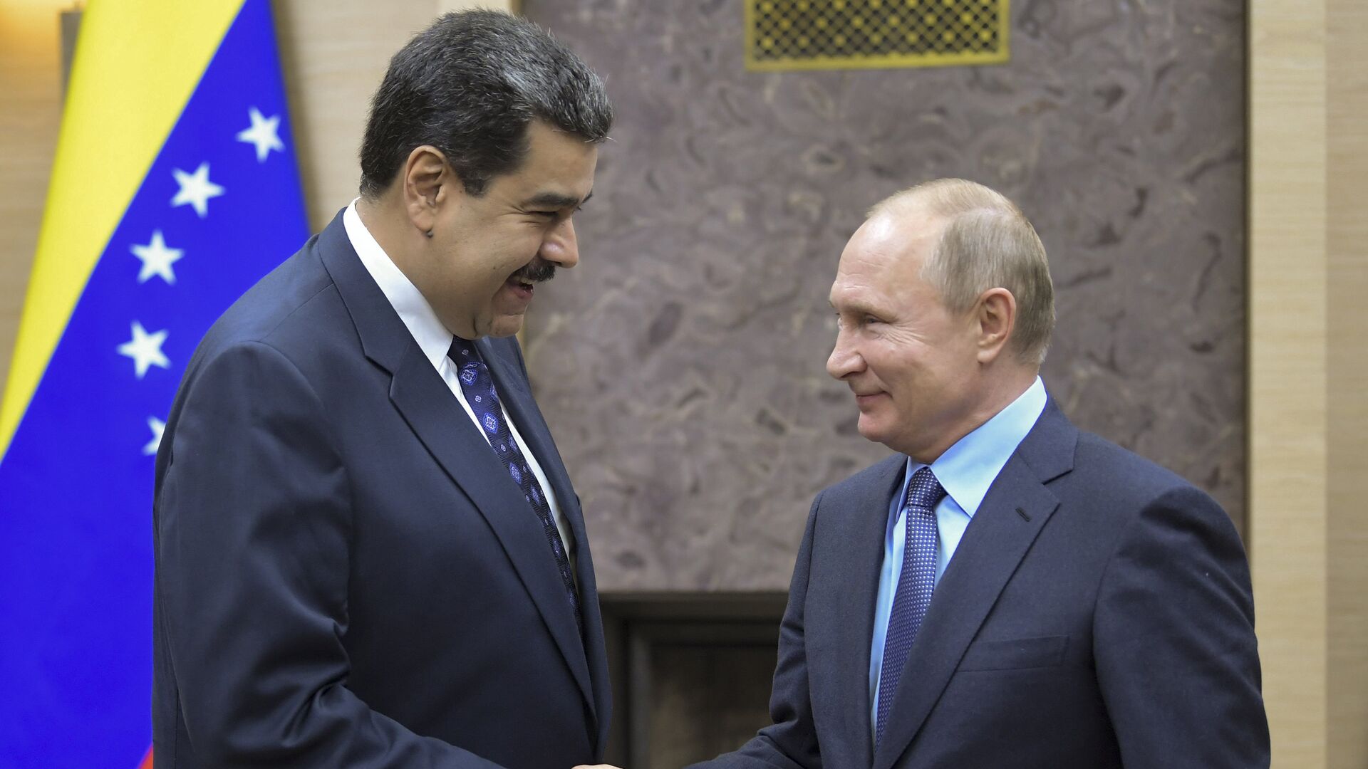 Nicolás Maduro, presidente de Venezuela; y Vladímir Putin, presidente de la Federación Rusa - Sputnik Mundo, 1920, 20.01.2022