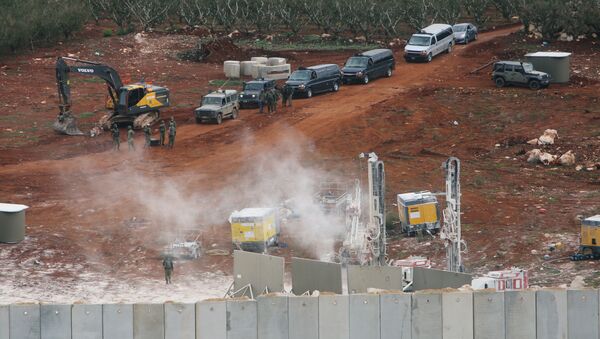 Vehículos israelíes durante la operación en la frontera entre Israel y el Líbano - Sputnik Mundo