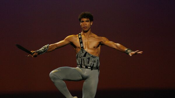 Carlos Acosta, reconocido bailarín cubano director de la compañía Acosta Danza - Sputnik Mundo