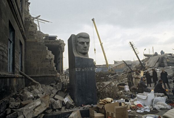 El sismo de Spitak: la catástrofe que Armenia jamás olvidará - Sputnik Mundo