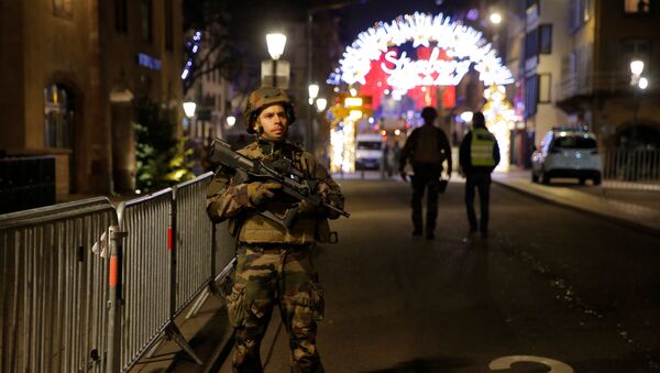 Policía en el lugar del tiroteo en Estrasburgo - Sputnik Mundo