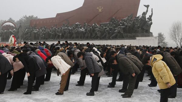 Corea del Norte conmemora el séptimo aniversario de la muerte de Kim Jong-il - Sputnik Mundo