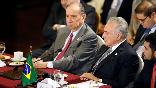 Michel Temer, presidente de Brasil (drcha) - Sputnik Mundo